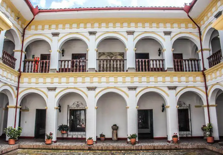 destinos turisticos religiosos en colombia