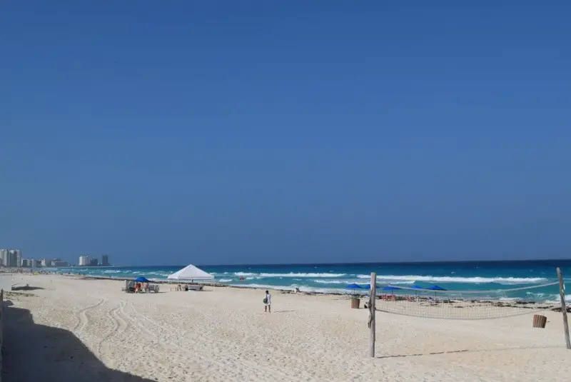 Playas que debes conocer en CancÃºn: Playa Juventud