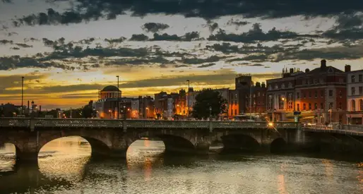 vivre seul Ã  Dublin River Liffey