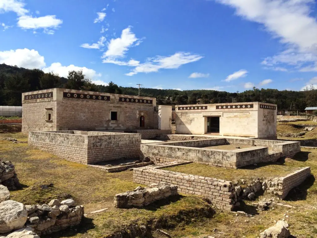 principales centros ceremoniales de los zapotecas