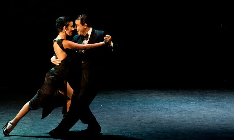 bailar tango en buenos aires