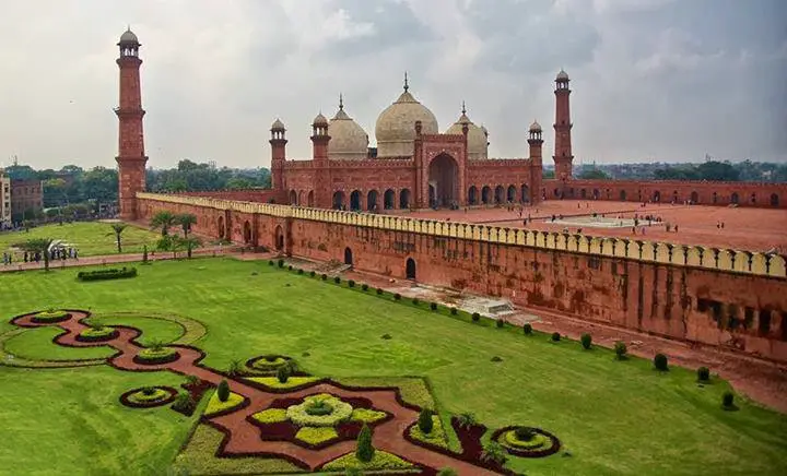 mezquitas mas importantes de pakistan