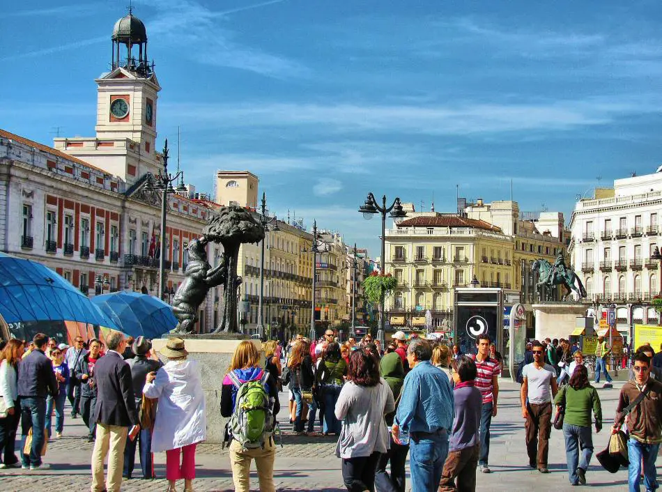 Turismo en Madrid: visita la Puerta del Sol