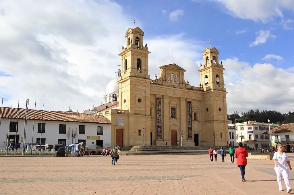 Qué vsitar en Boyacá: Basílica de Chiquinquirá