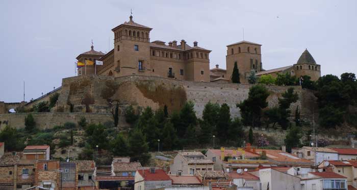 Castillo de AlacaÃ±iz, en Teruel
