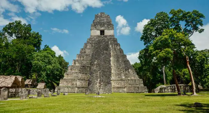 Pirámide del Parque Nacional Tikal