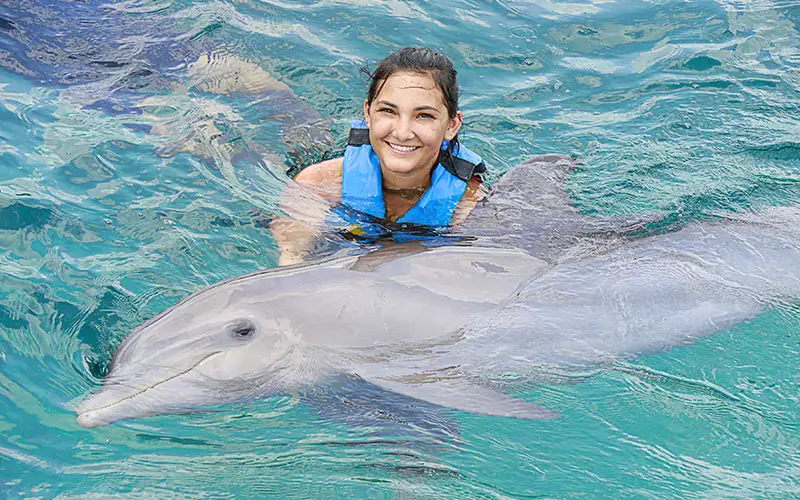 Nado con delfines en Parque GarrafÃ³n
