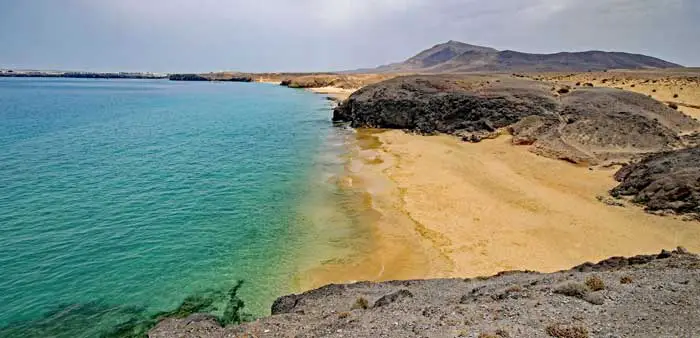 Playa El Pozo en Lanzarote vista desde el mirador