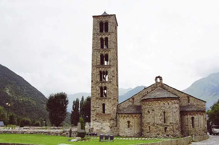 Catedral de Sant Climent en Los Pirineos