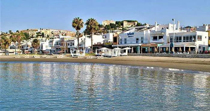 La plage de Pedralejo Ã  Malaga