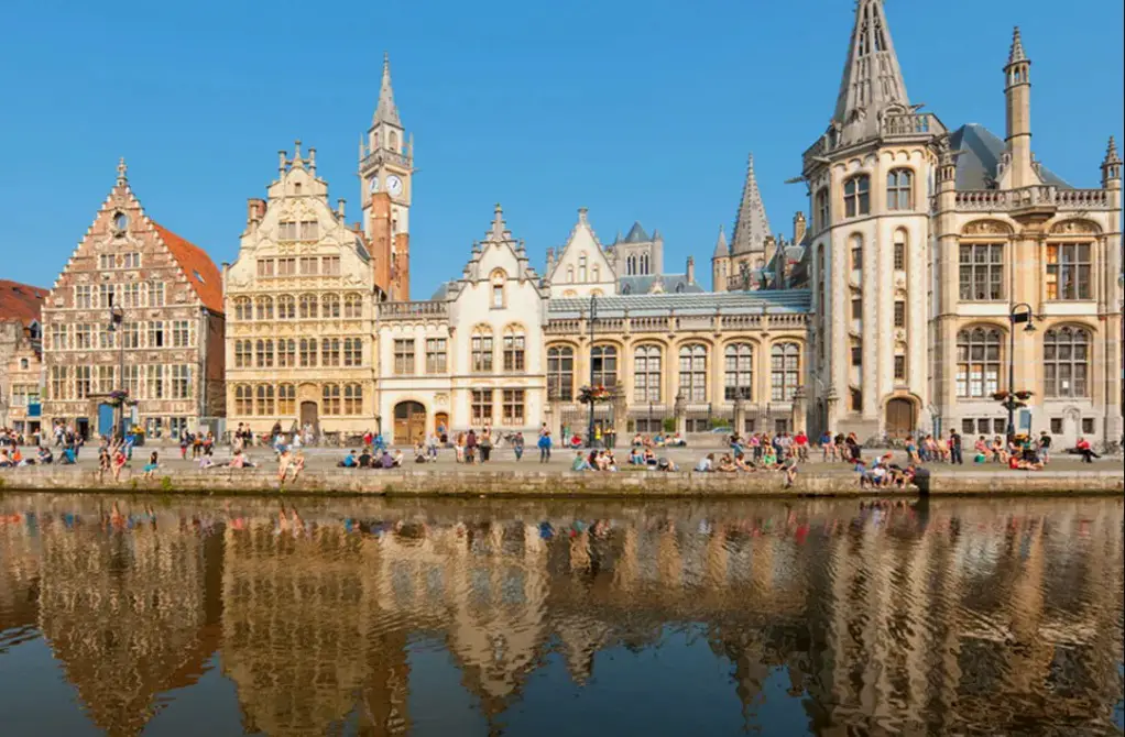 edificios en ixelles bruselas belgica vista al río