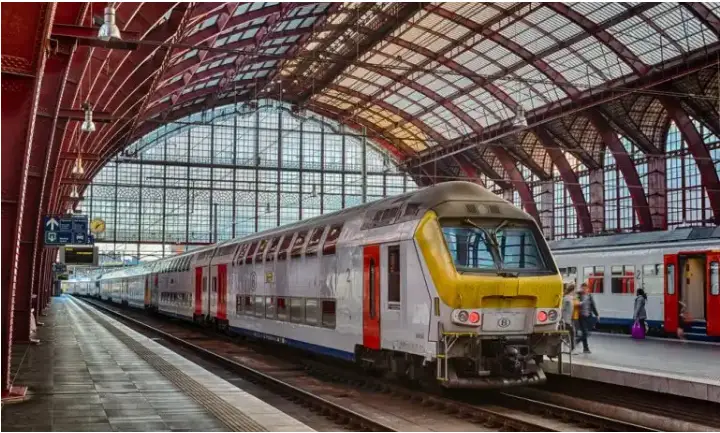 tren belgica bruselas brujas viaje transporte