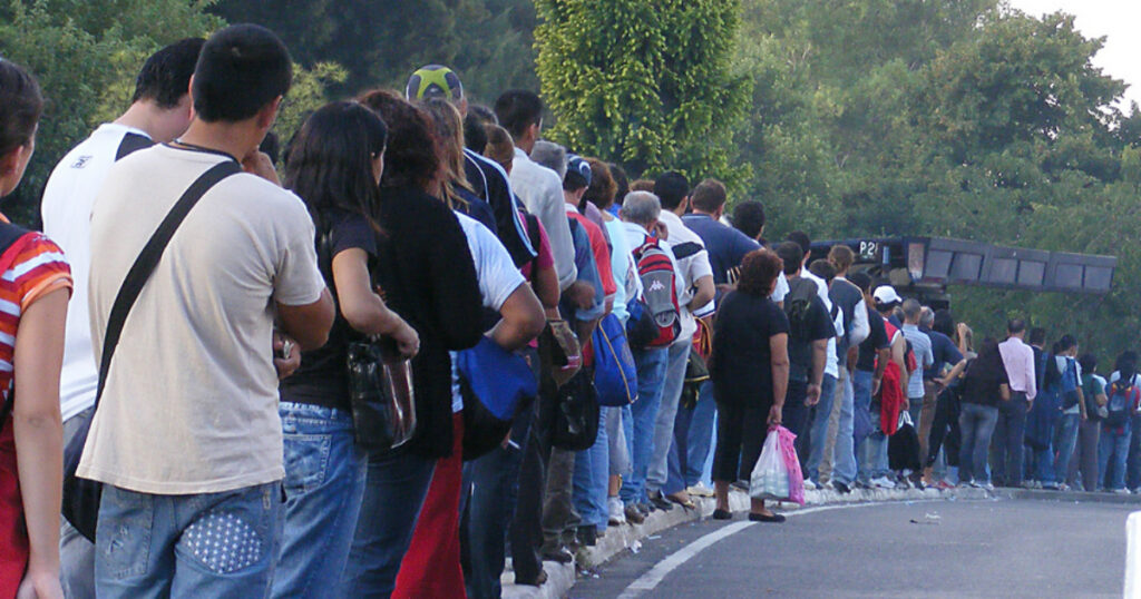 fila de personas