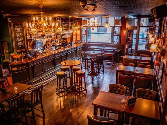 Vista de un pub tradicional en Londres